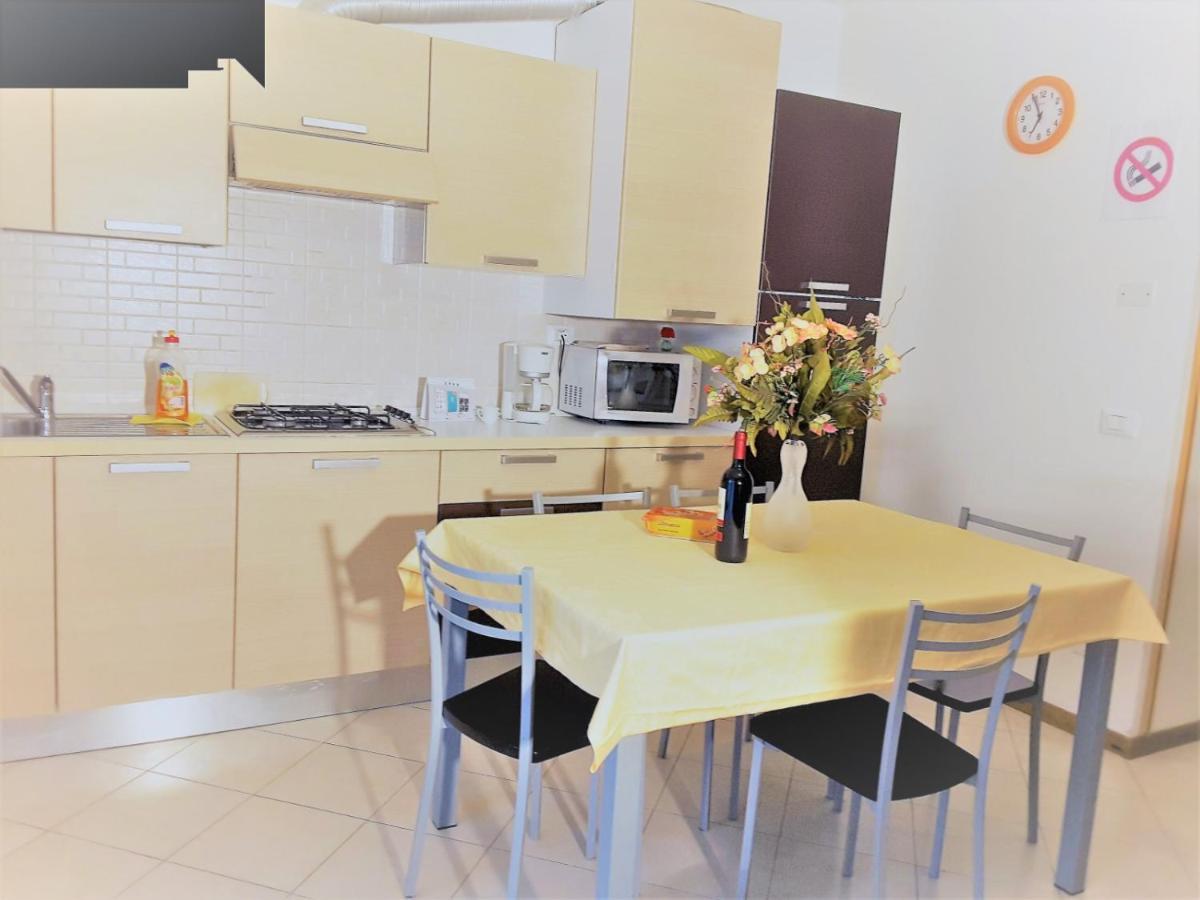 Iris 20 In Posizione Strategica, Indipendente, All'Interno Del Villaggio Dei Fiori กาออร์เล ภายนอก รูปภาพ
